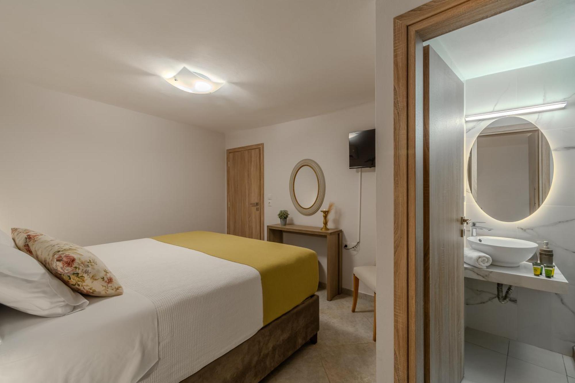 Casa Kastella, Private Jacuzzi & Bbq Facilities! Villa Angouseliana Exterior photo