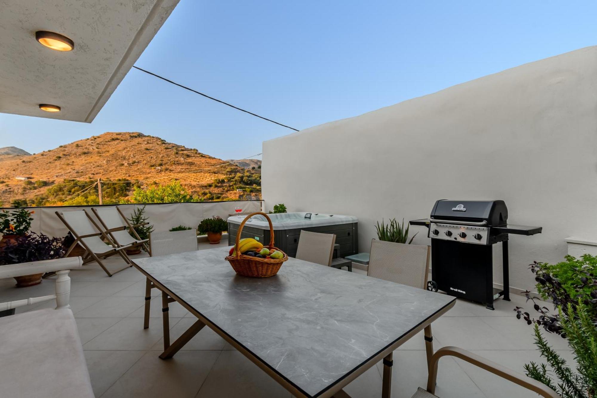 Casa Kastella, Private Jacuzzi & Bbq Facilities! Villa Angouseliana Exterior photo